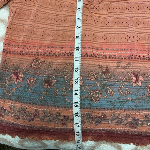 Juniors Y2K boho top. - Picture 4 of 7